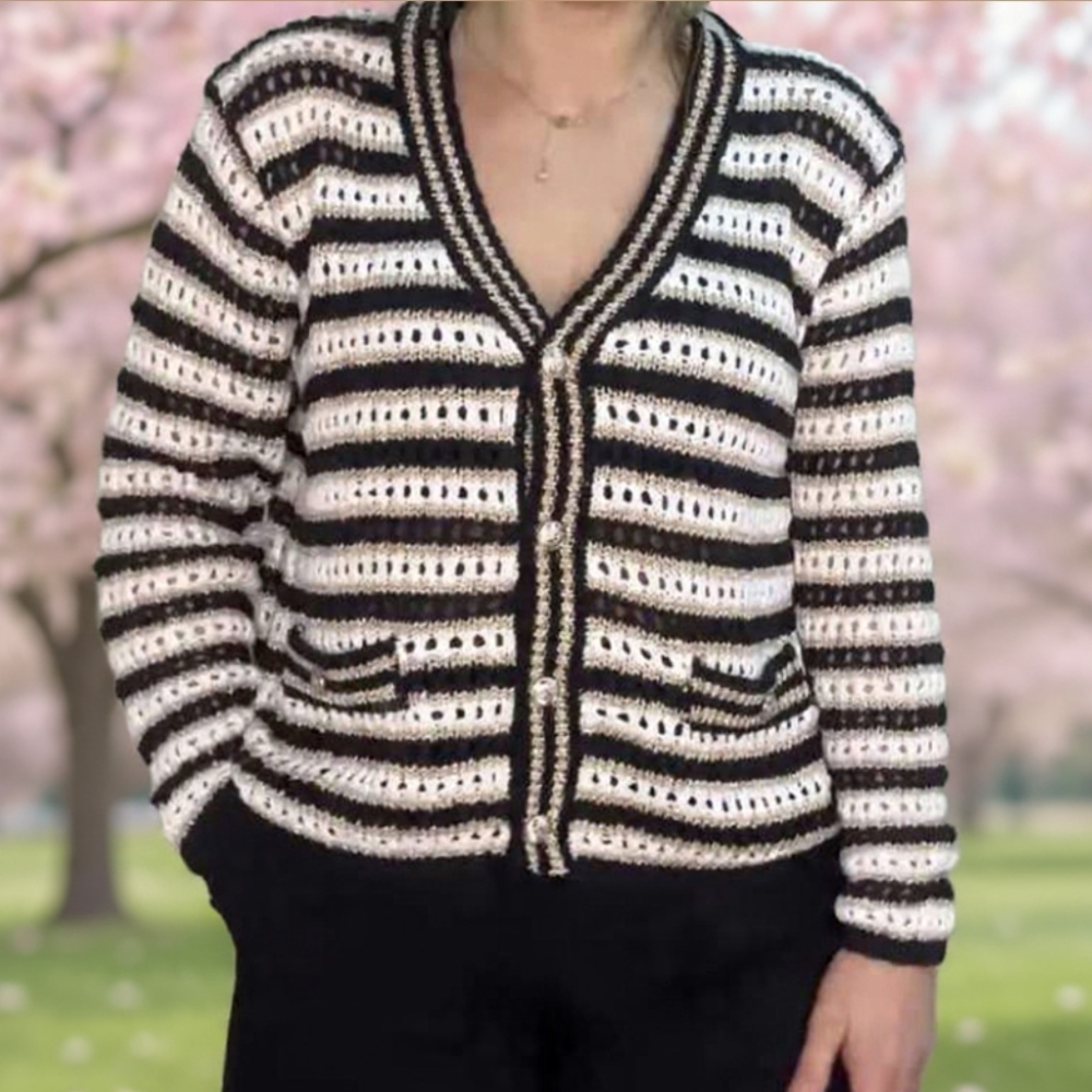 M🍀Primark Open Knit V-neck Cardigan with gold buttons